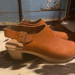 BRYR Clogs